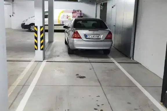 Garage/Parking in Sofiya, Krystova Vada