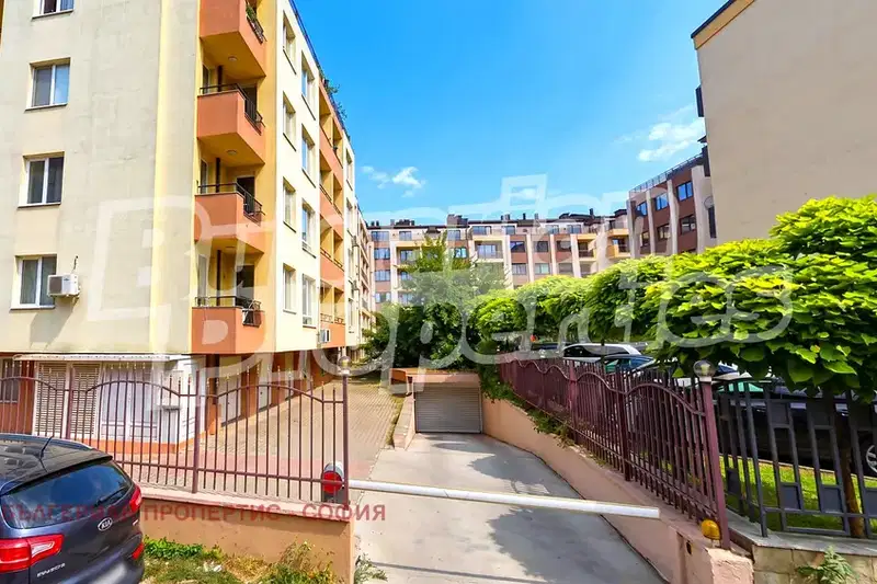 Garage/Parking in Sofiya, Krystova Vada