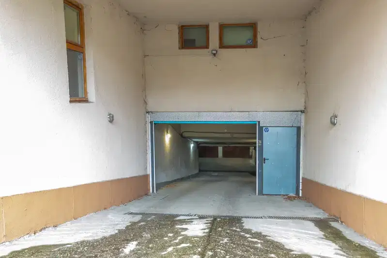 Гараж/Паркомясто в София, Лозенец
