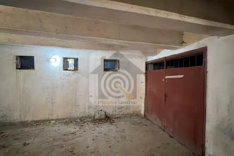 Garage/Parking in Sofiya, Strelbishte