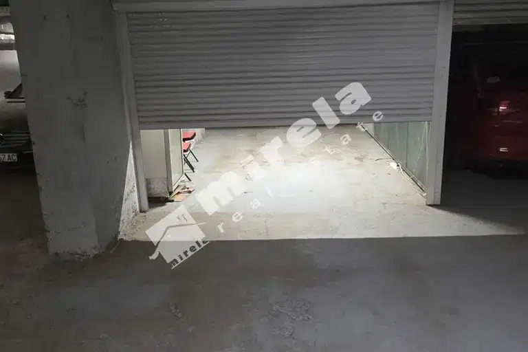 Garage/Parking in Sofiya, Studentski Grad