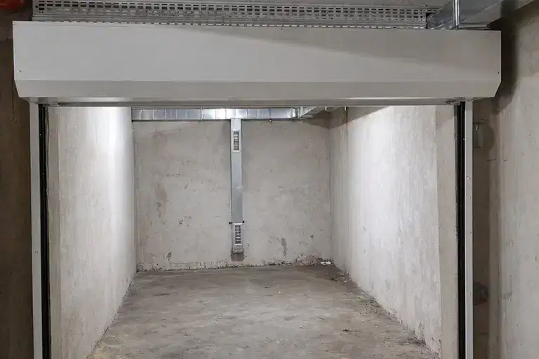 Garage/Parking in Sofiya, Studentski Grad