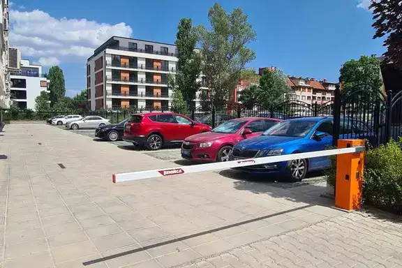 Garage/Parking in Sofiya, Studentski Grad
