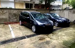 Гараж/Паркомясто във Варна, Бизнес хотел