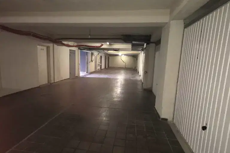 Garage in Varna, Centralna Poshta