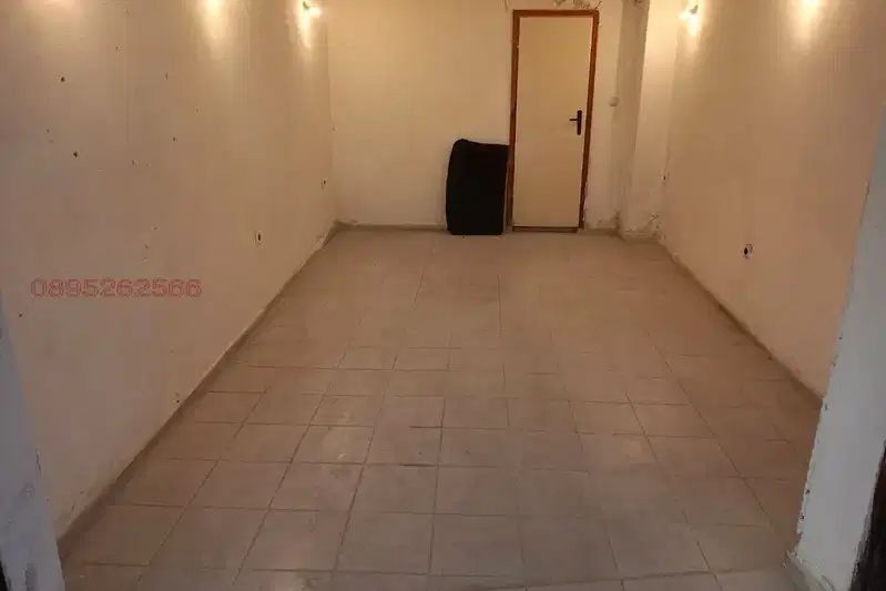 Garage in Varna, Operata