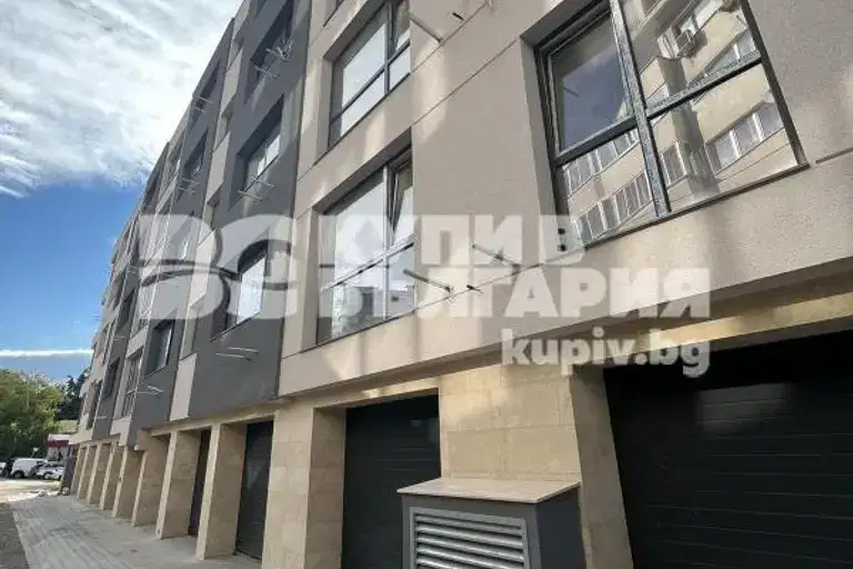 Garage/Parking in Varna, Pobeda