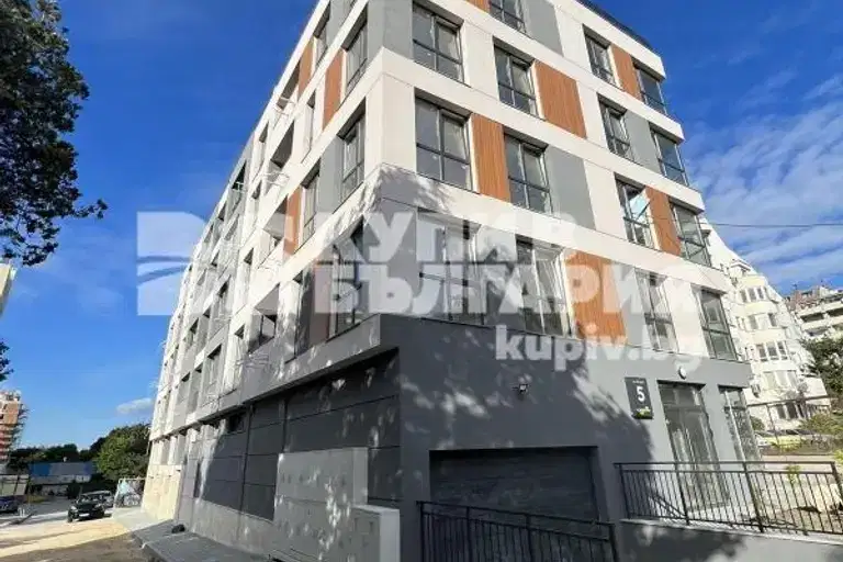 Garage/Parking in Varna, Pobeda