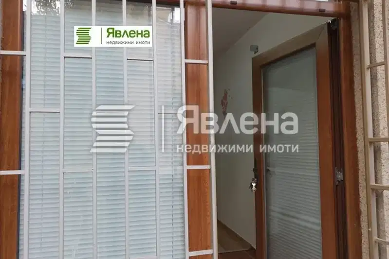 Магазин в Бургас, Център