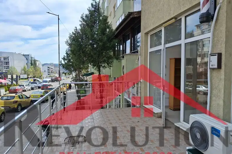 Shop in Kyrdjali, Vyzrojdenci