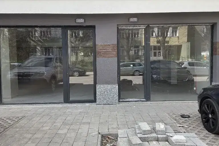 Shop in Pernik, Iztok
