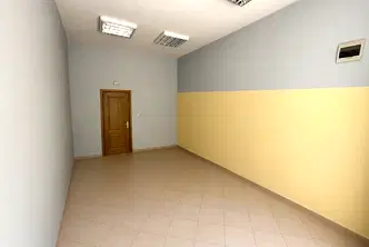 Магазин в Плевен, Широк център