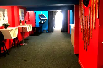 Магазин в София, Център