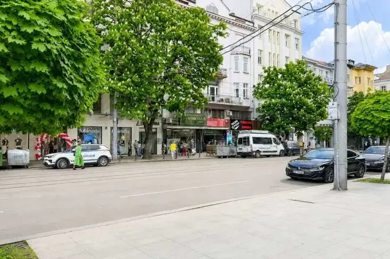 Магазин в София, Център