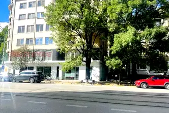 Магазин в София, Иван Вазов
