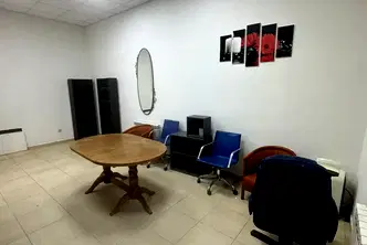 Магазин в София, Иван Вазов