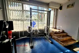 Магазин в София, Свобода