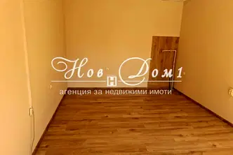 Магазин във Варна, Център
