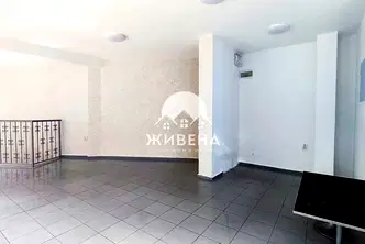 Магазин във Варна, Операта