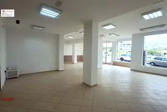 Магазин във Варна, Владислав Варненчик 1
