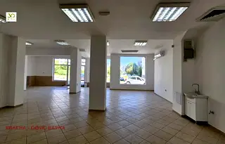 Магазин във Варна, Владислав Варненчик 2