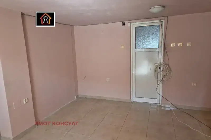Магазин във Враца, Център