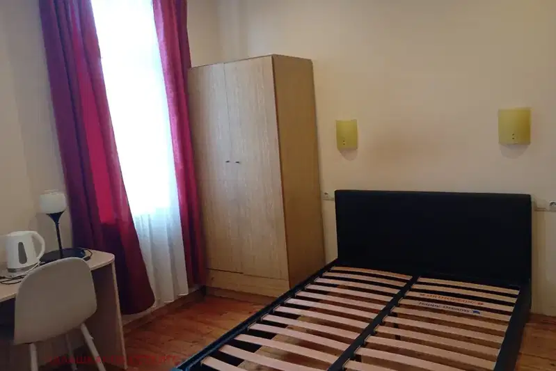 Room in Sofiya, Centyr