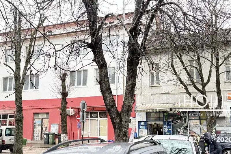Заведение в Плевен, Червен бряг