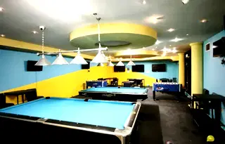 Заведение в Перник, Център