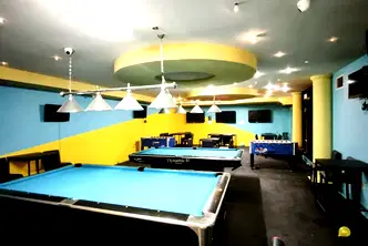 Заведение в Перник, Център