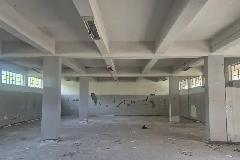 Склад в Перник, Център
