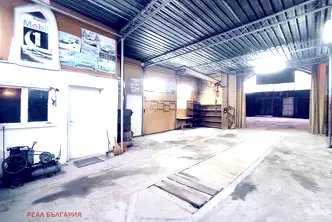 Склад в Русе, Долапите