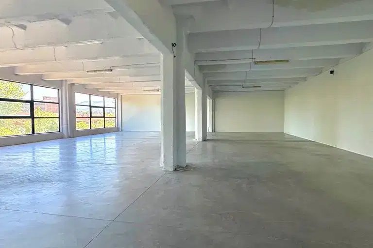 Warehouse in Sofiya, Centyr