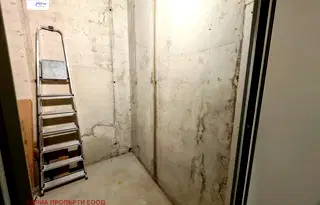 Склад в София, Лагера